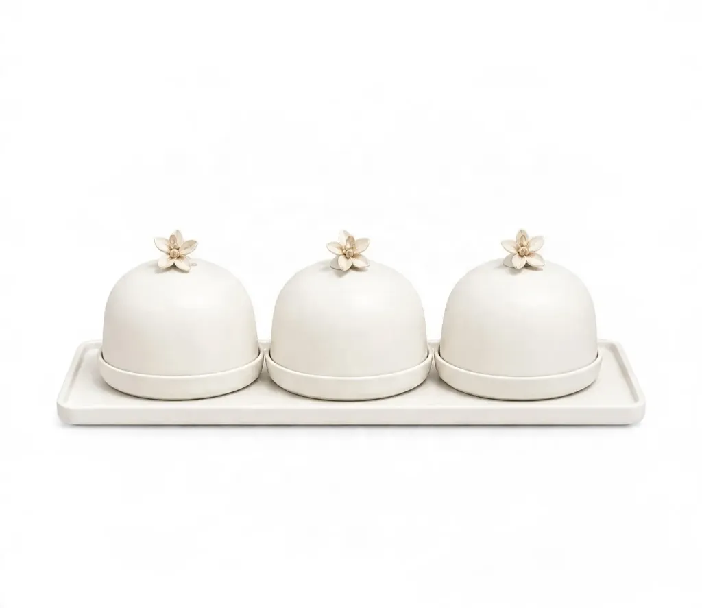 ثلاث مضائف من السيراميك