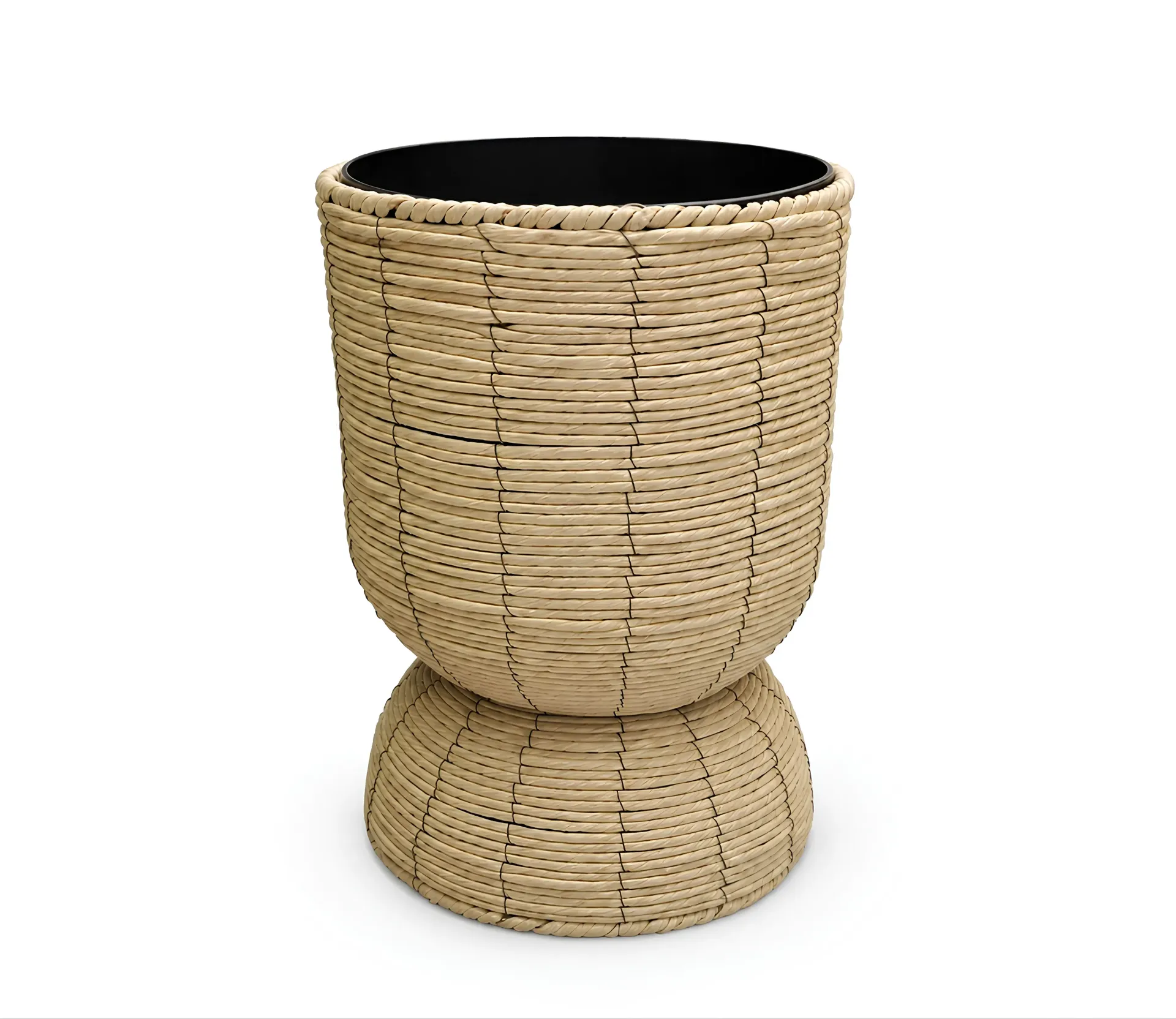 straw pot