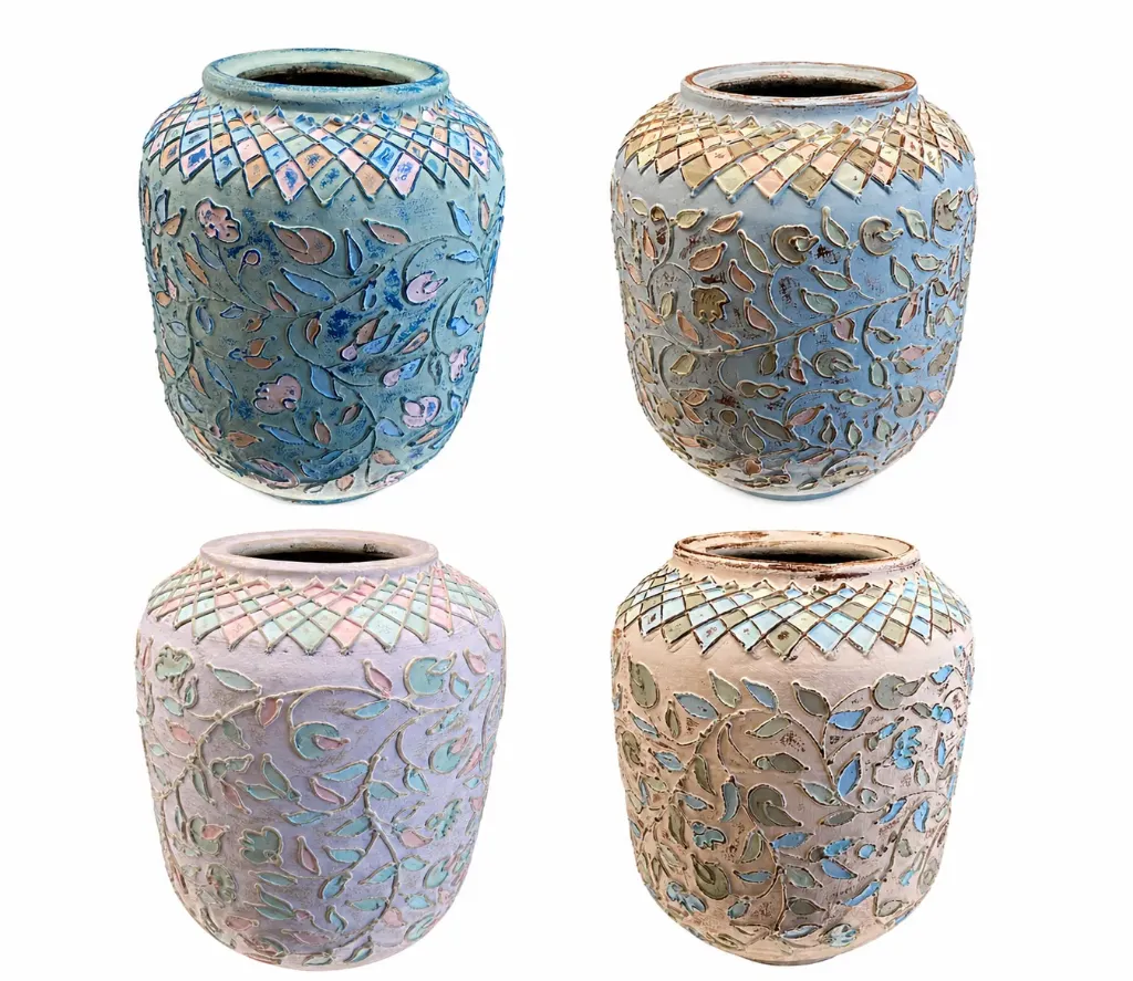 Phoenician-Style Pot (مزخرف)