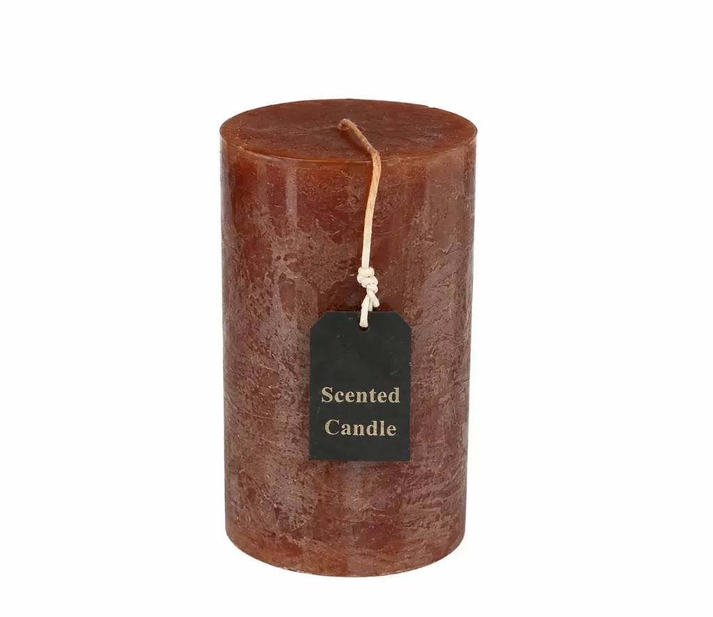 شمعة معطرة بنية